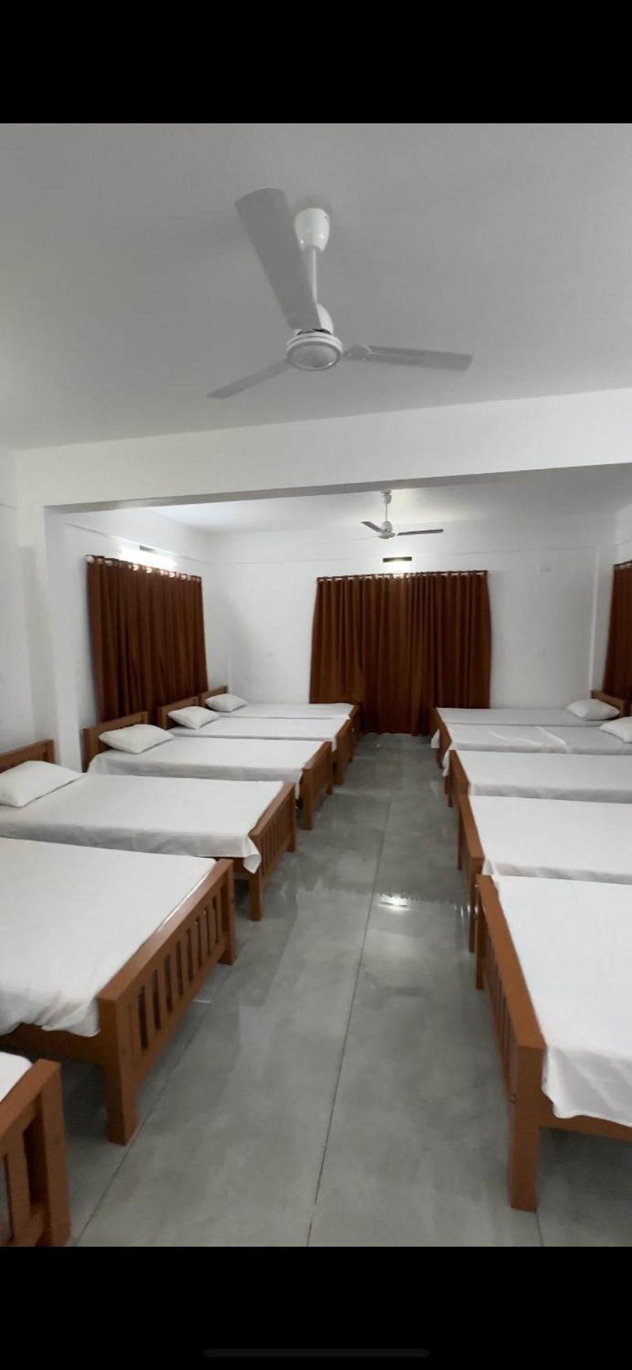 Jayalakshmi Residency Ξενοδοχείο Vaduvanchal Εξωτερικό φωτογραφία
