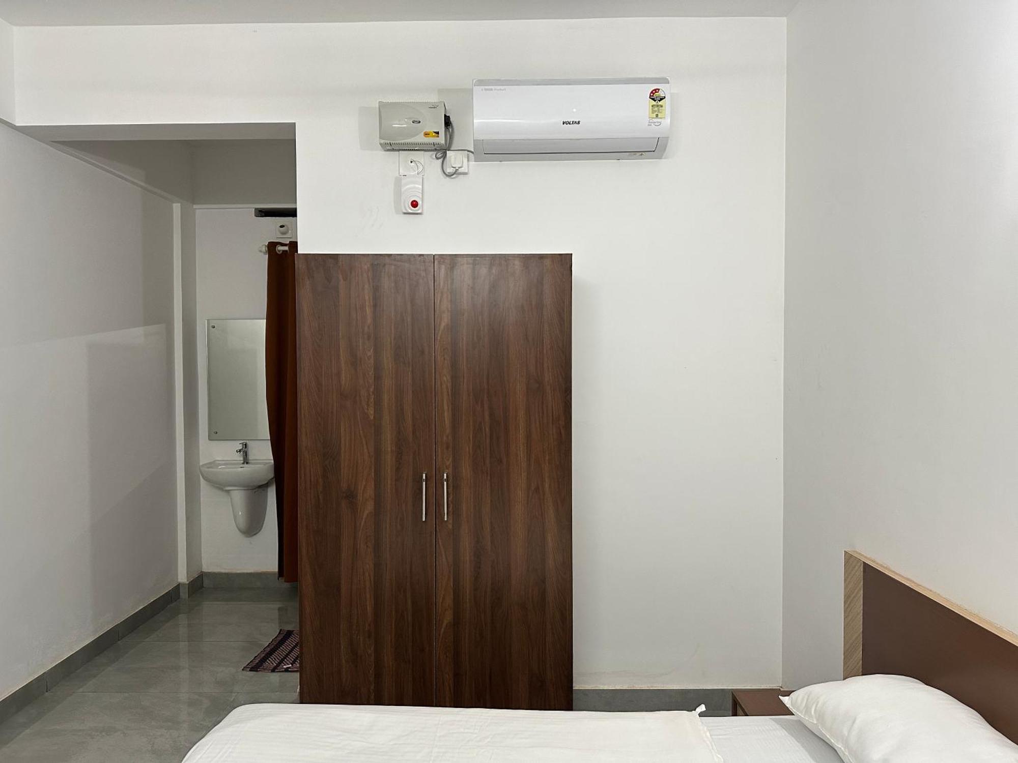 Jayalakshmi Residency Ξενοδοχείο Vaduvanchal Εξωτερικό φωτογραφία