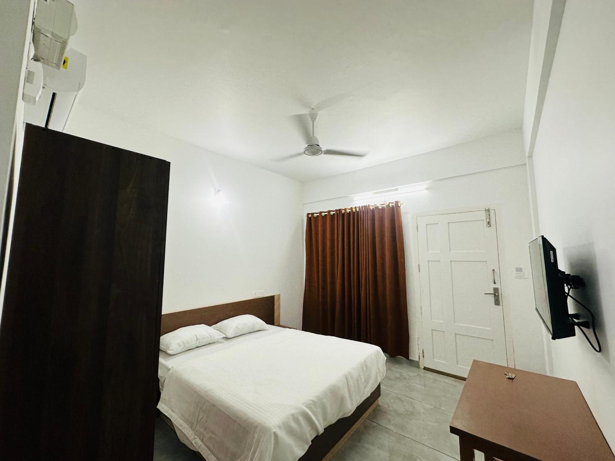 Jayalakshmi Residency Ξενοδοχείο Vaduvanchal Εξωτερικό φωτογραφία