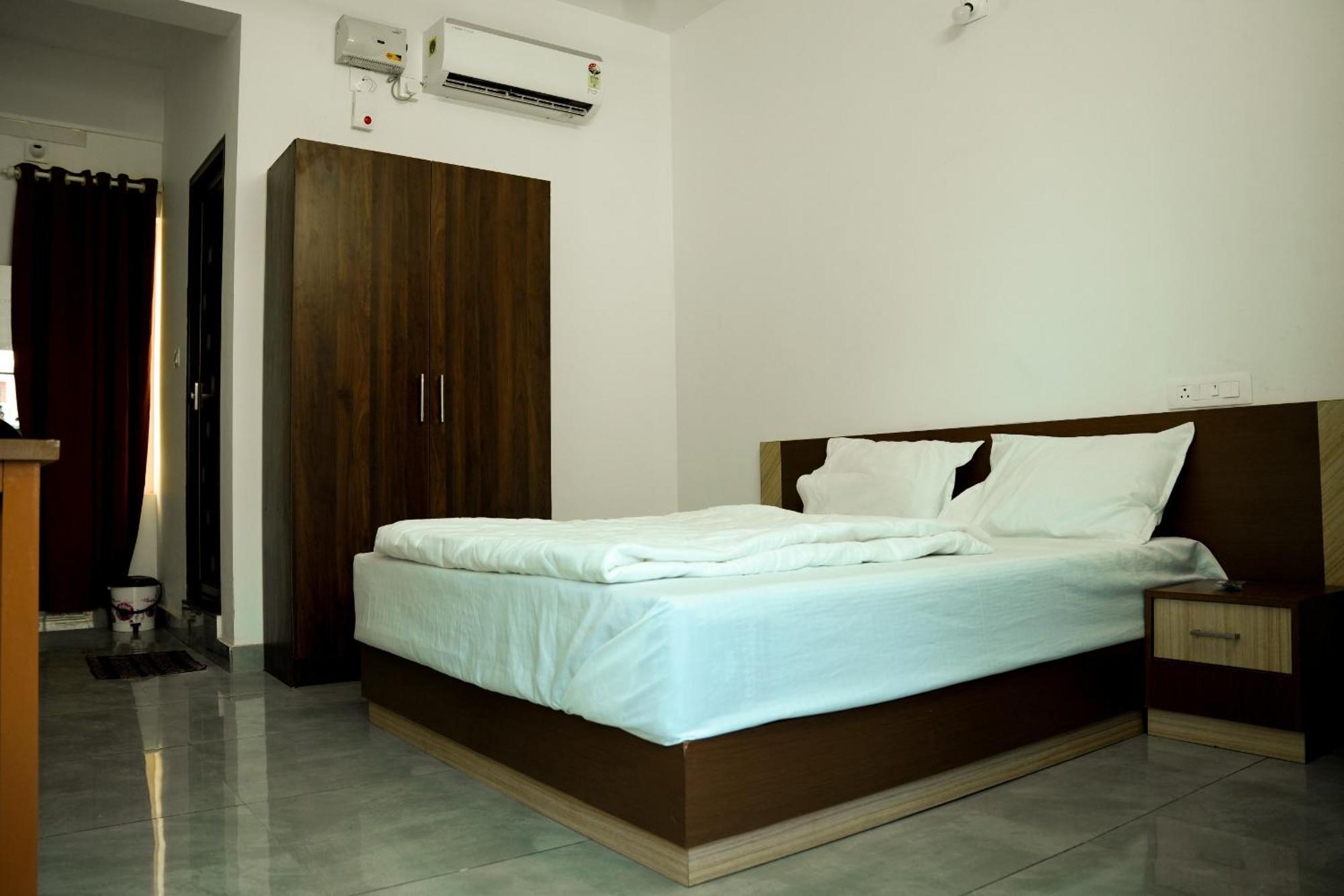 Jayalakshmi Residency Ξενοδοχείο Vaduvanchal Εξωτερικό φωτογραφία