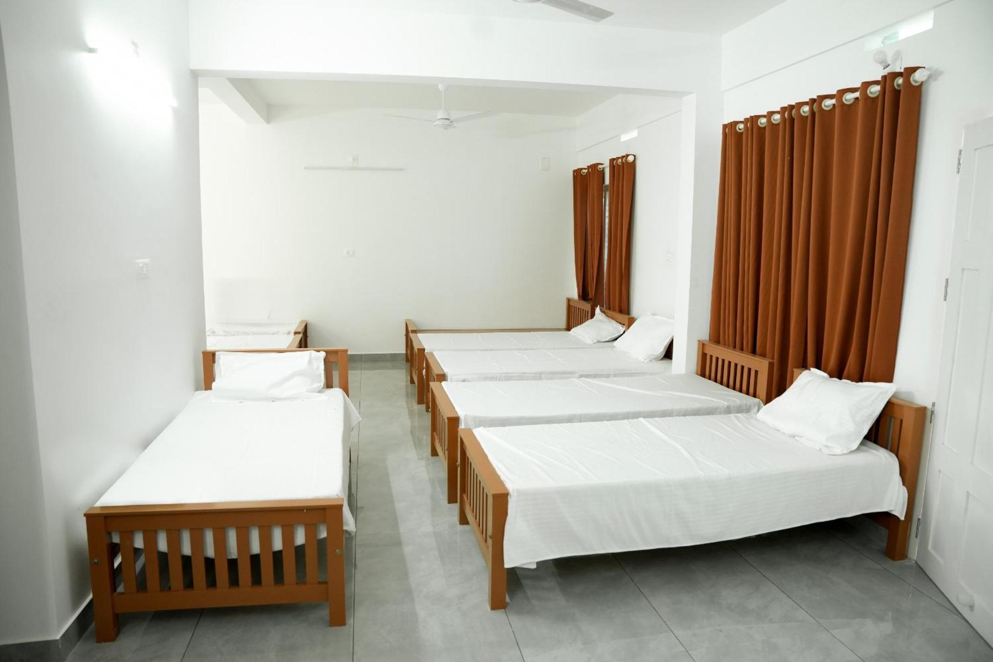 Jayalakshmi Residency Ξενοδοχείο Vaduvanchal Εξωτερικό φωτογραφία