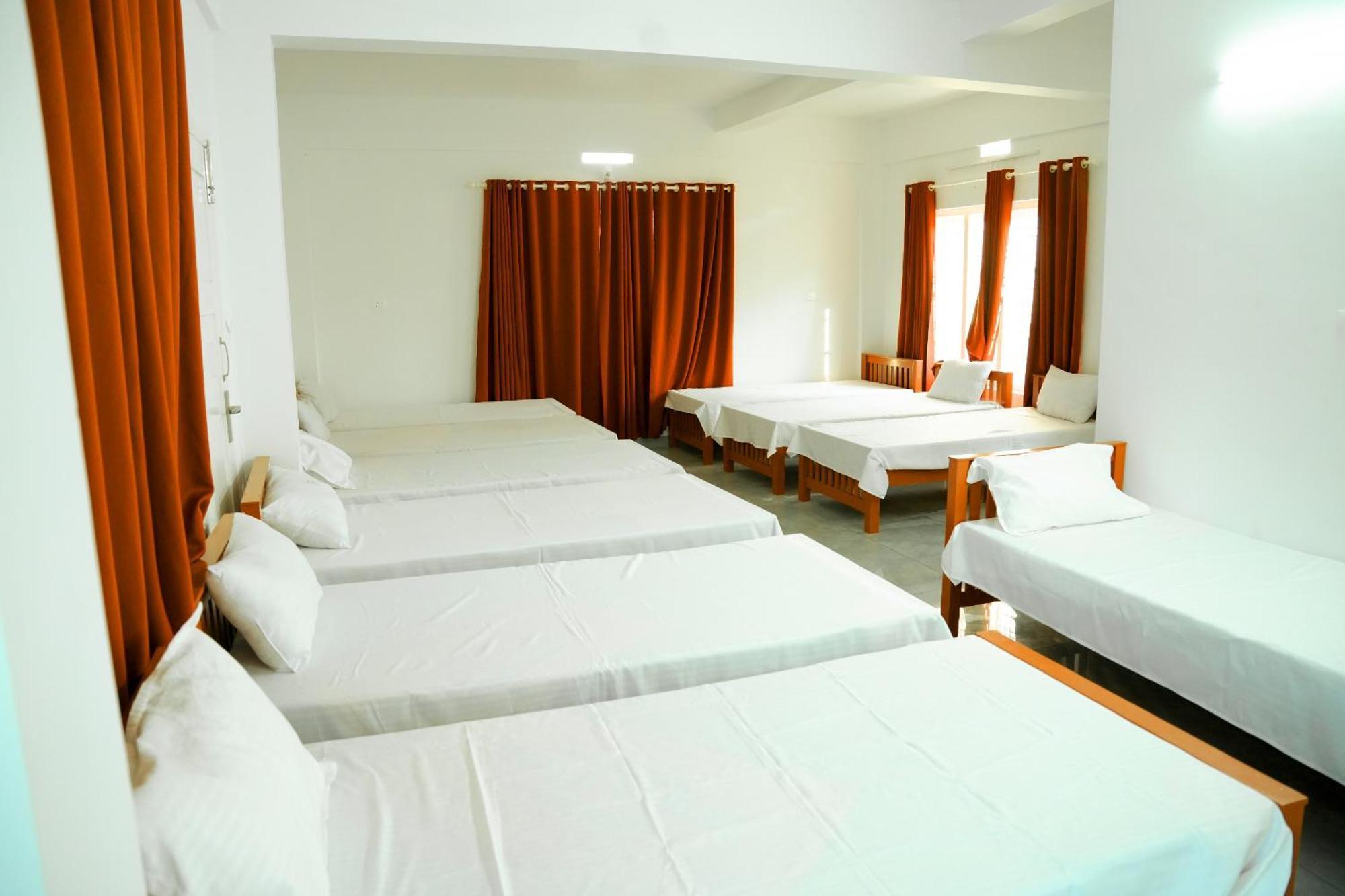 Jayalakshmi Residency Ξενοδοχείο Vaduvanchal Εξωτερικό φωτογραφία
